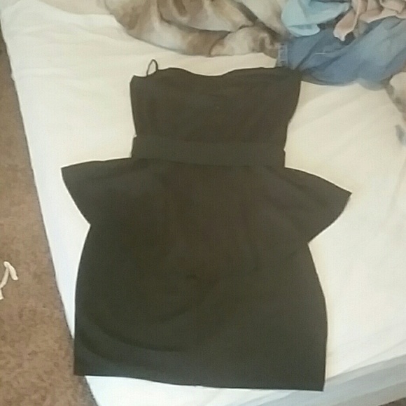 Black strapless - Picture 3 of 3